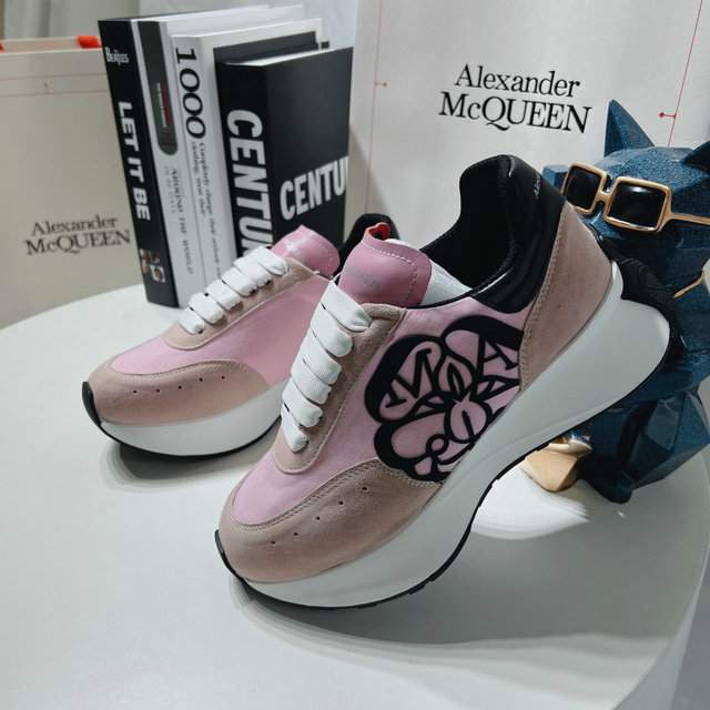 Picture of Alexander McQueen Shoes _SKUAlexanderMcQueenSZ38-440311015colors58